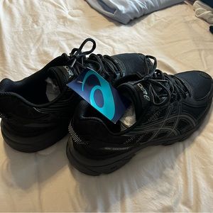 ASICS men’s tennis shoes nwt